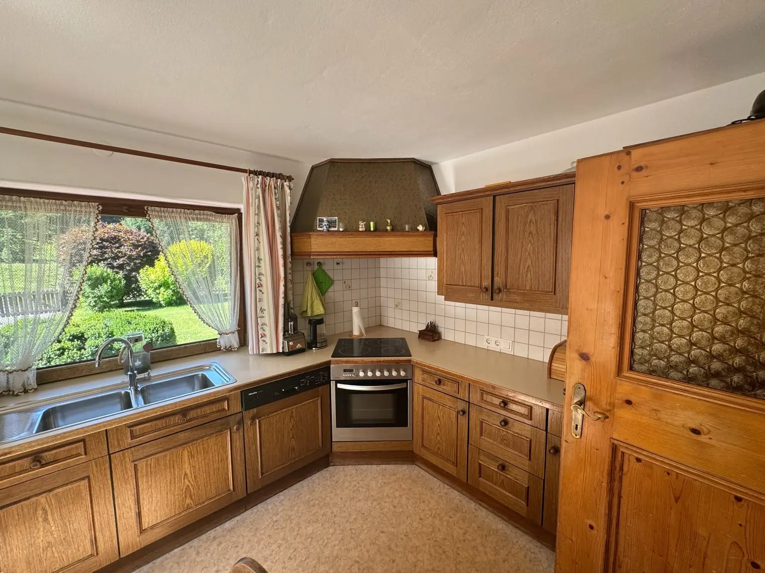 Landhaus mit unverbaubarem Ausblick in exklusiver Wohngegend von Aurach / Kitzbühel