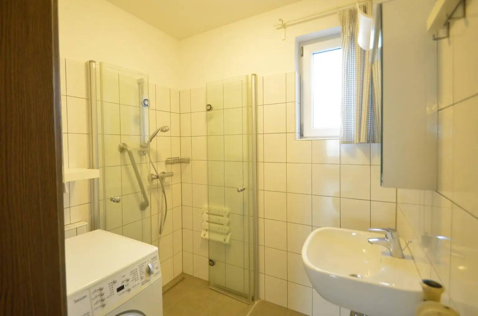 Bad mit barrierefreier Dusche