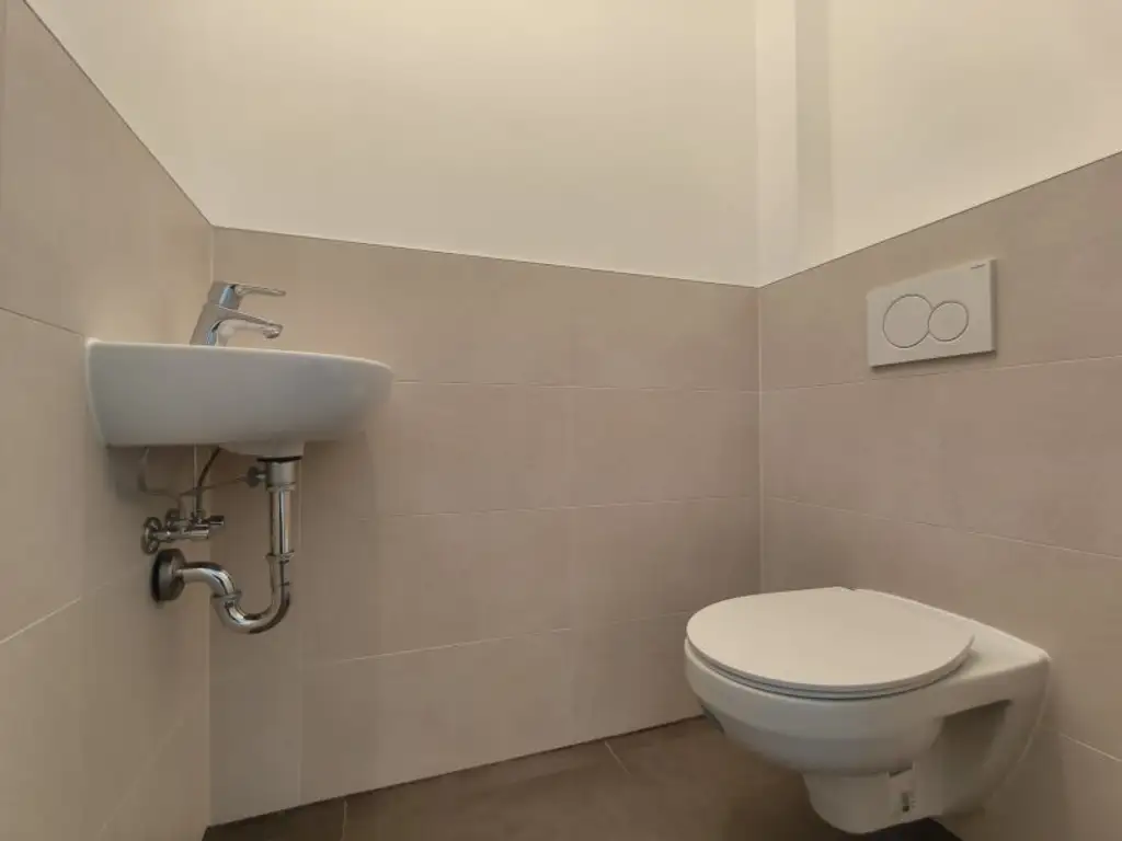 Stilvolle Wohnung im saniertem Altbau in Toplage – Pilgramgasse, 1050 Wien - U4 Fußläufig -  Balkonzubau möglich