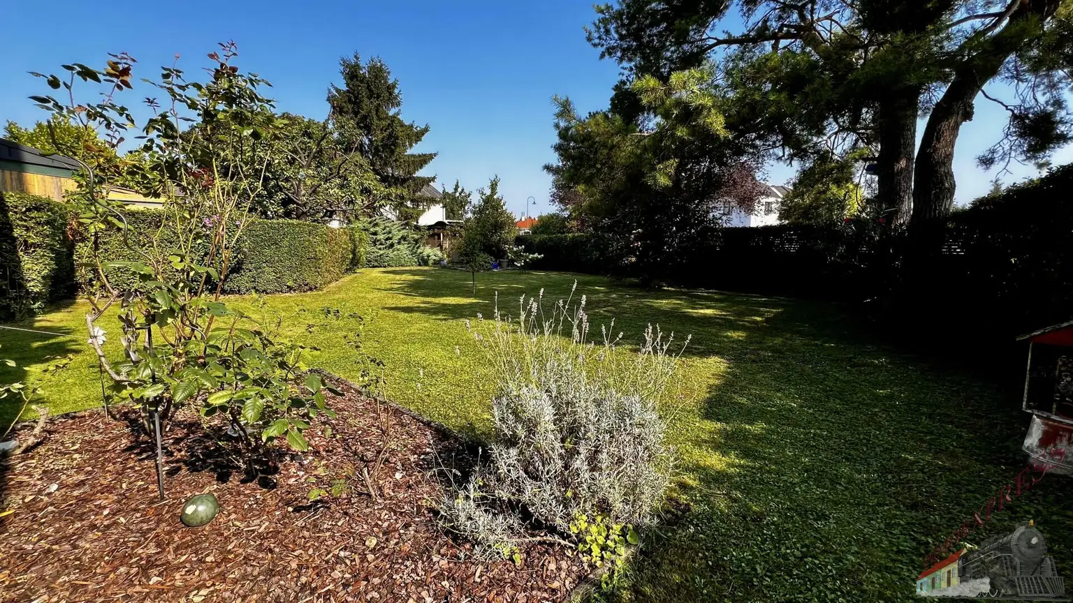 4-Zimmer-Dachgeschoß-Wohnung PLUS Garten im Naturparadies