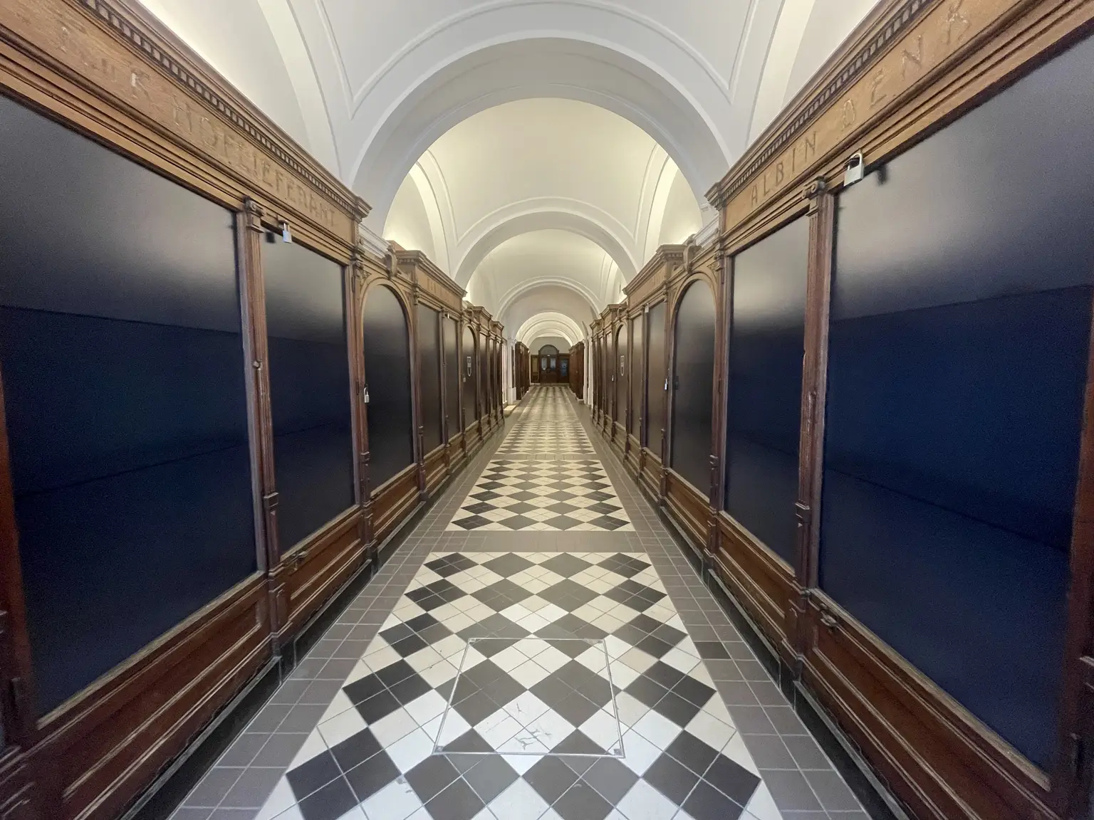 Charmante Altbauwohnung im Herzen Wiens / Charming apartment in an old-style building in the heart of Vienna