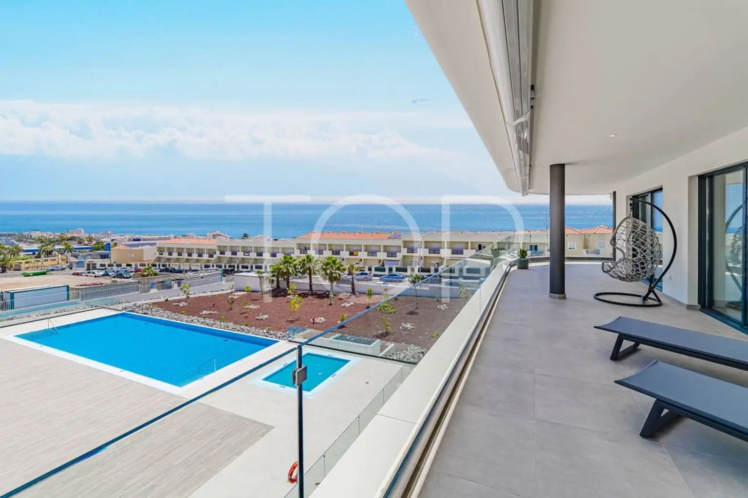 Exklusives Penthouse mit großzügiger Eckterrasse und Meerblick in El Madroñal, Costa Adeje