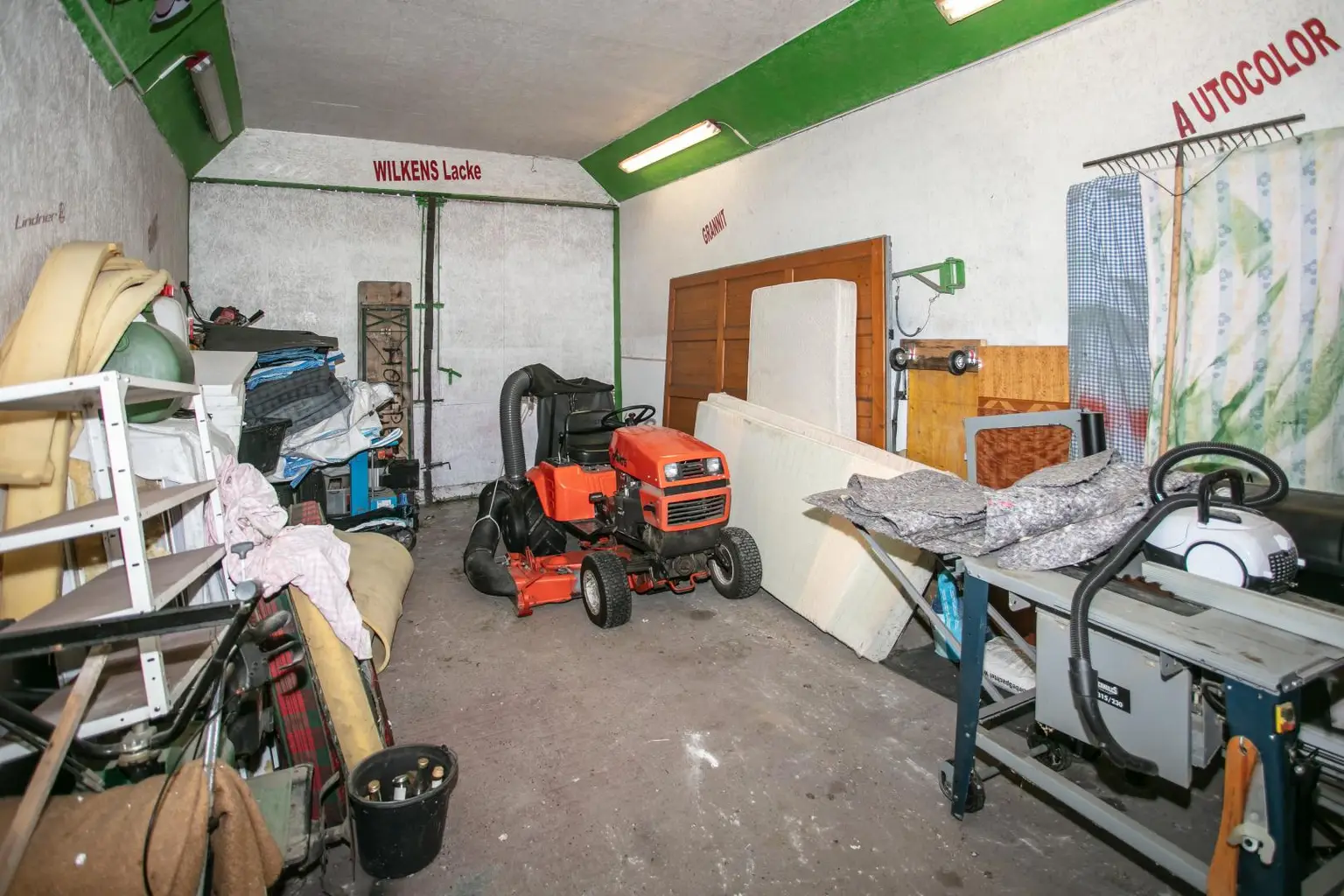 Sanierungsbedürftiger Bauernhof mit Hobby-Autowerkstatt in idyllischer Lage