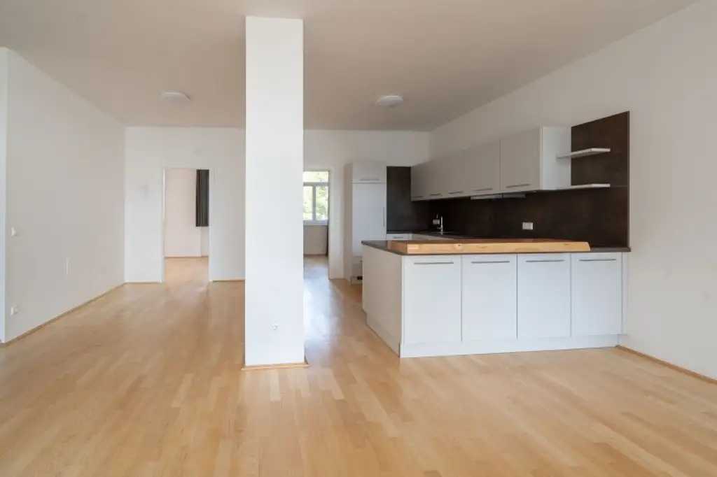 Nähe Landstraße: Moderne 3-Zimmer Wohnung mit Balkon und TG-Parkplatz zu mieten!