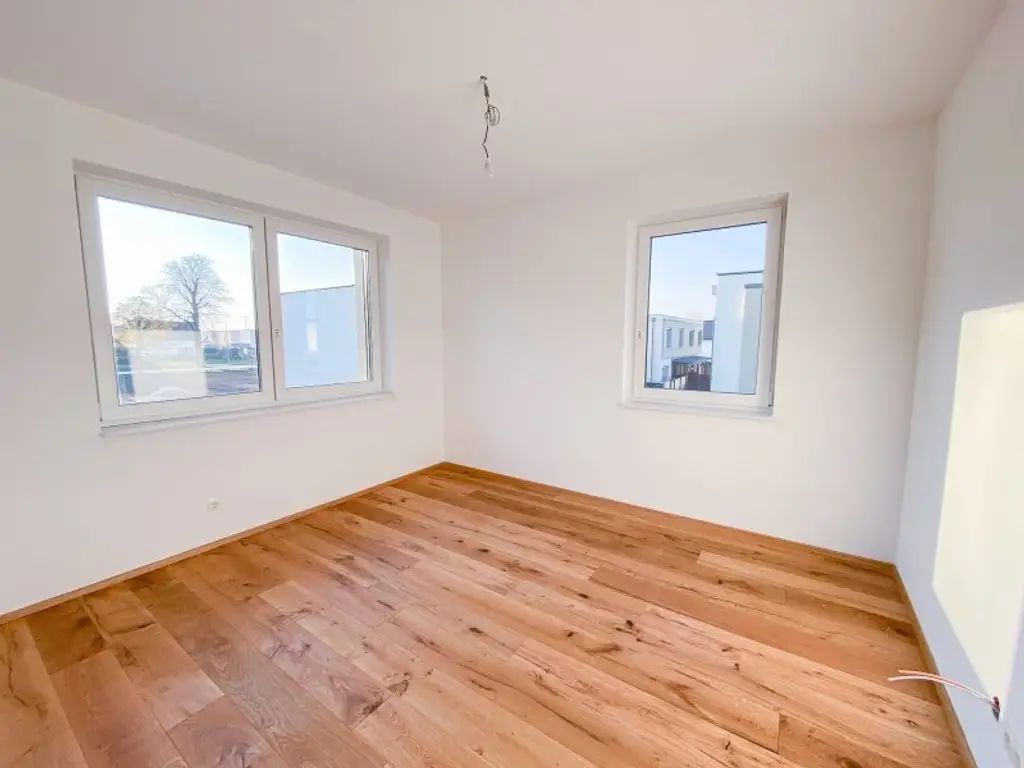 119 m2 Wohnfläche, 4 Zimmer, Doppelhaushälfte mit 93 m2 Garten in Mitterndorf, in ruhiger Wohnhausanlage!