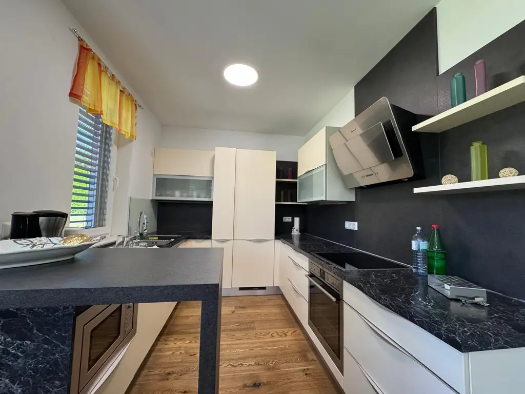 Einfamilienhaus für anspruchsvolle Käufer - im Grünen und doch in Stadtnähe