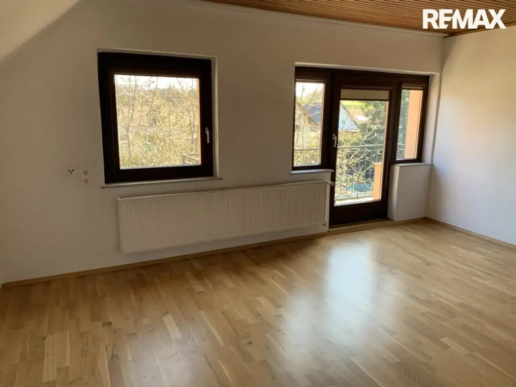 Charmantes Einfamilienhaus in Gloggnitz – Ihr neues Zuhause mit Garten und Garage!