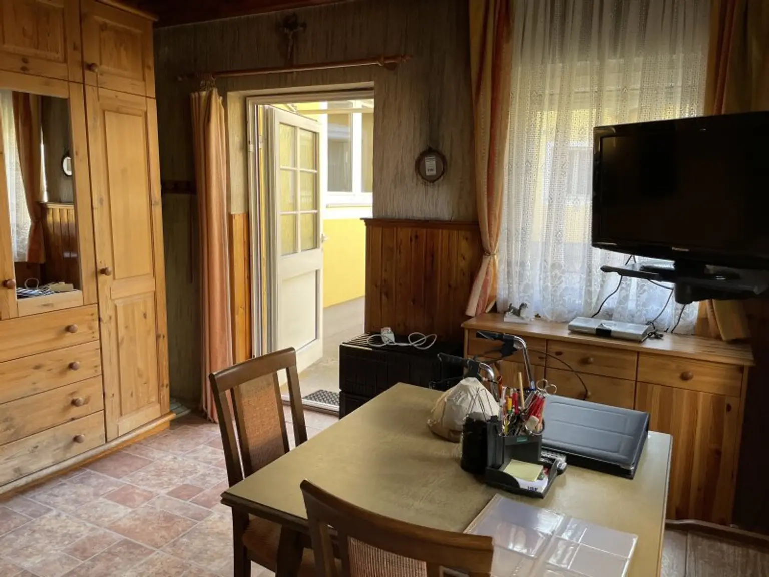 Häuschen mit Gemeinschaftsgarten, Keller und Schuppen