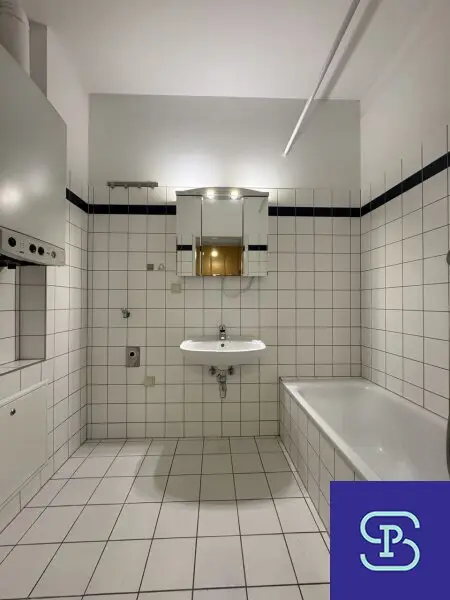 Provisionsfrei: Unbefristeter 45m² Altbau mit 2 Zimmern und Einbauküche - U1-Nähe!