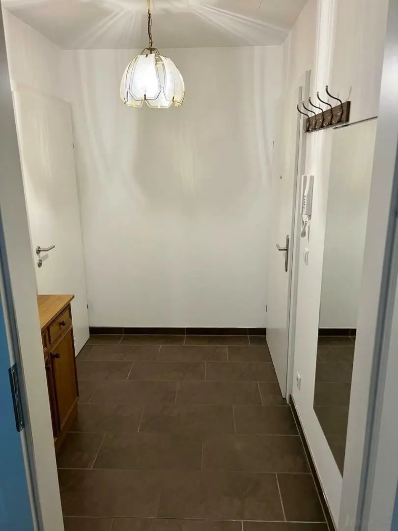 ab 1.1.2026 - 2 Zimmer Wohnung mit befestigter Terrasse und Grünbereich im Innenhof, ideal für Haustiere!