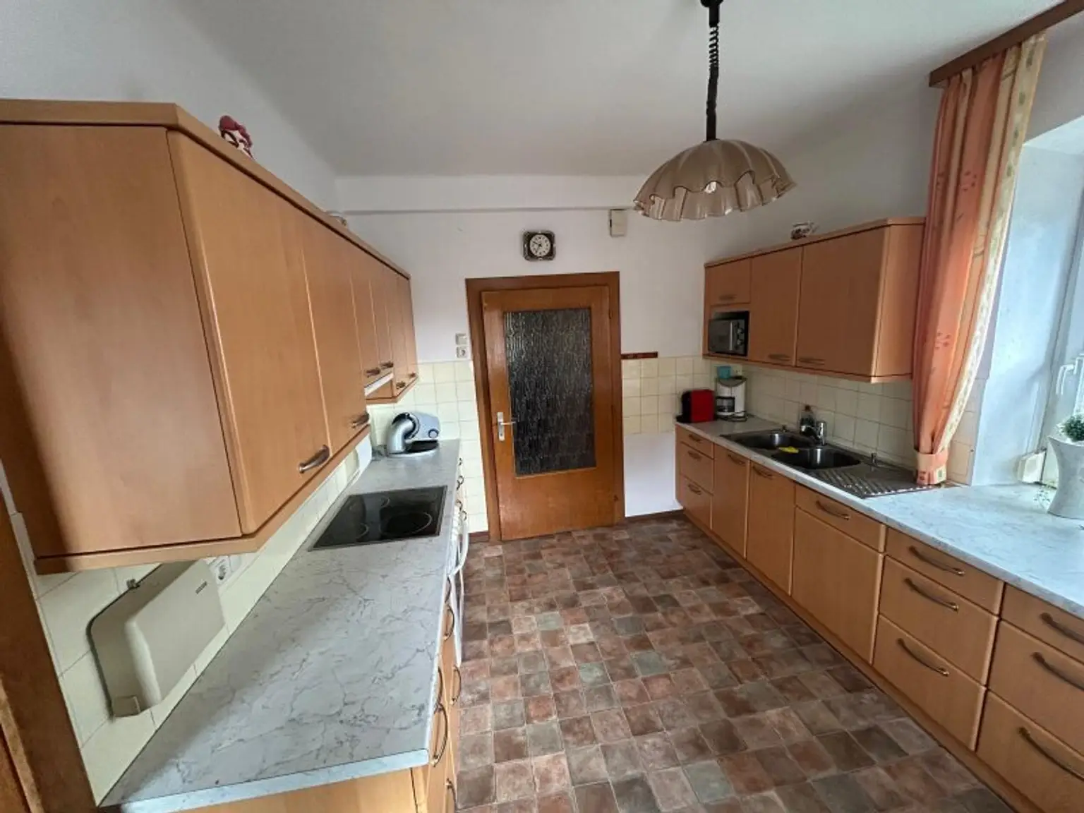 Alt aber saniertes Stadt Familienhaus – Ihr neues Zuhause für 349000 € mit Keller & Carport /  nähe medQuartier-Ärztehaus   BH & HAK Feldkirchen