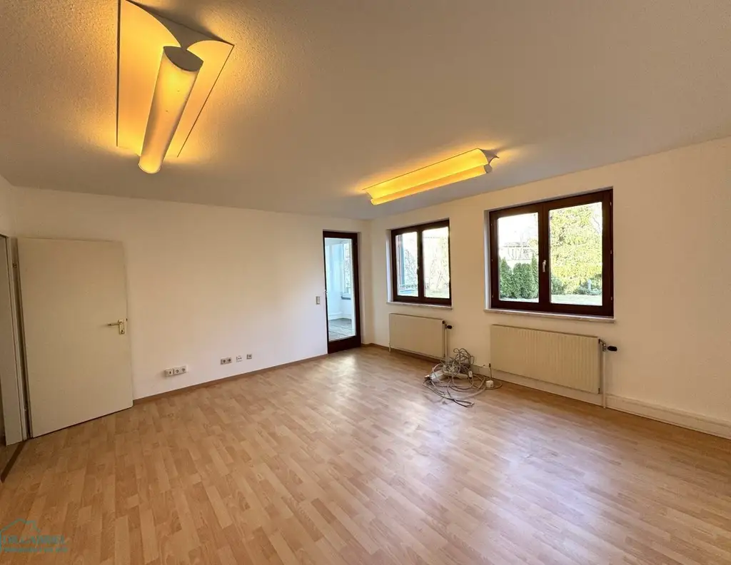 NEUBAUBÜRO MIT WINTERGARTEN; GARAGE MÖGLICH