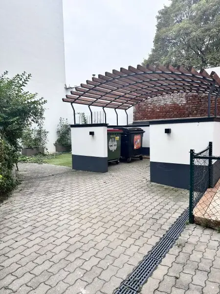 Charmante 53m² Altbauwohnung, 2 Zimmer, neue Einbauküche & Lift