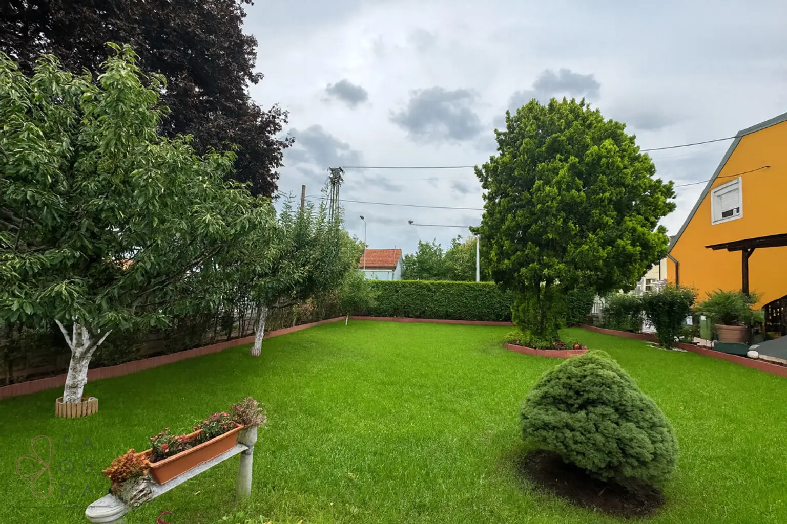 Charmantes Einfamilienhaus mit Einliegerwohnung, Garten und Garage – vielseitig nutzbar