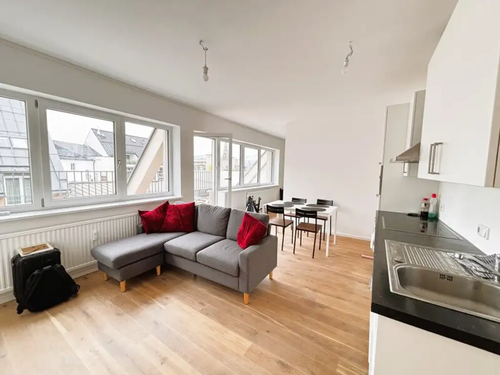 Exklusive Innenstadtwohnung mit Dachterrasse & Klimaanlage – Blick auf den Pöstlingberg