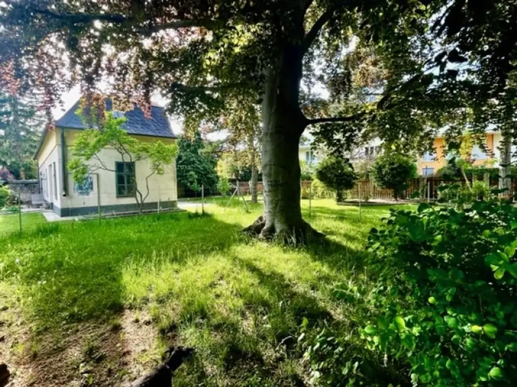 Majestätische VILLA mit 2 separaten WOHNEINHEITEN, Zusatz-Gebäude-ANLEGERWOHNUNG und herrlichen GARTEN-Grünruhe-OASE - absolutes Unikat - BADEN!