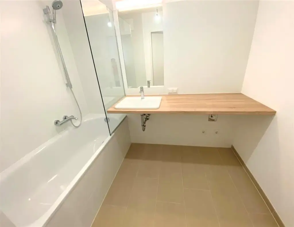 16m² Terrassenfläche!!! DG-Neubauwohnung in der Koloniestraße!!!