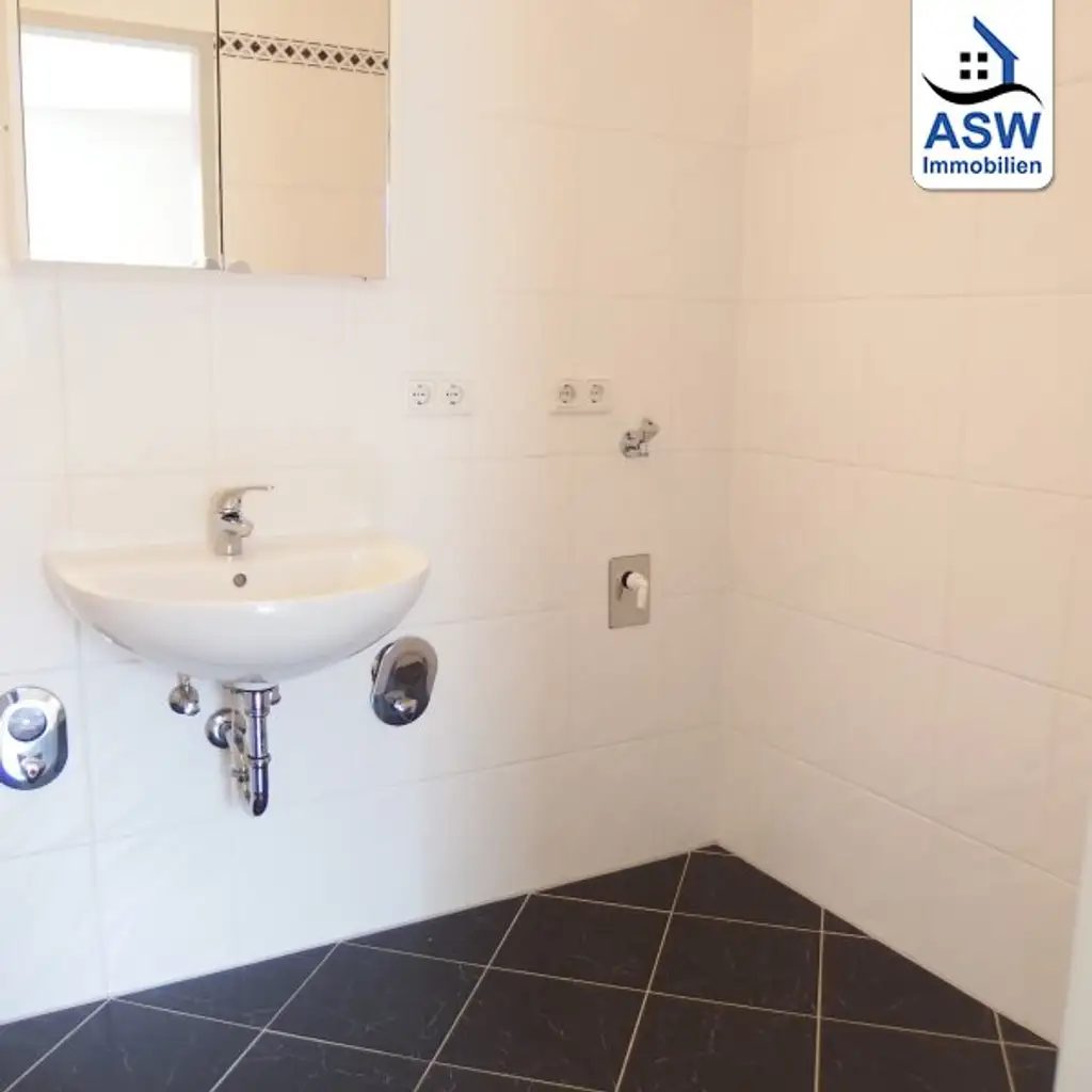 Schöne 2-Zimmerwohnung mit Balkon unweit der U4 (befristet vermietet)