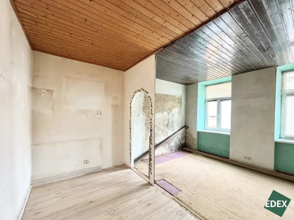 Sanierungsbedürftige 2,5-Zimmer-Altbauwohnung in guter Lage in Meidling