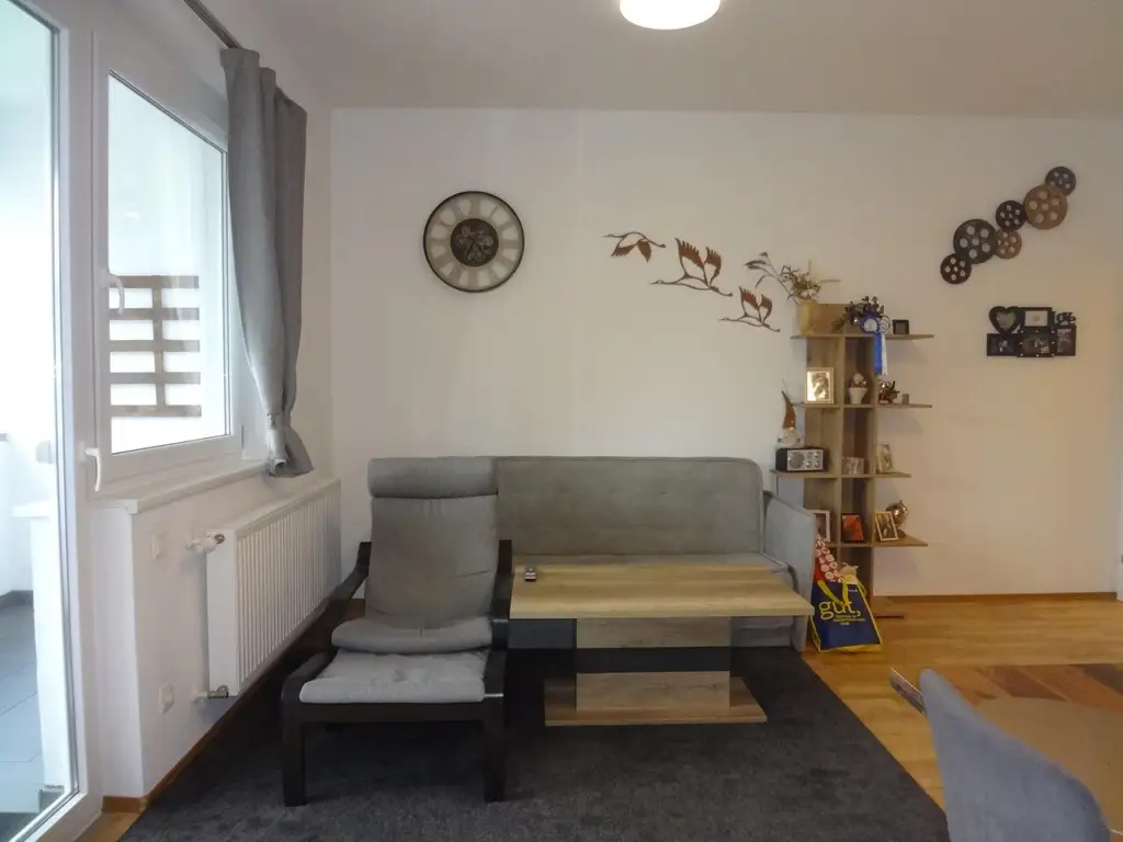 MIETE - TOLLE, MODERNE ZWEIZIMMERWOHNUNG MIT LOGGIA!