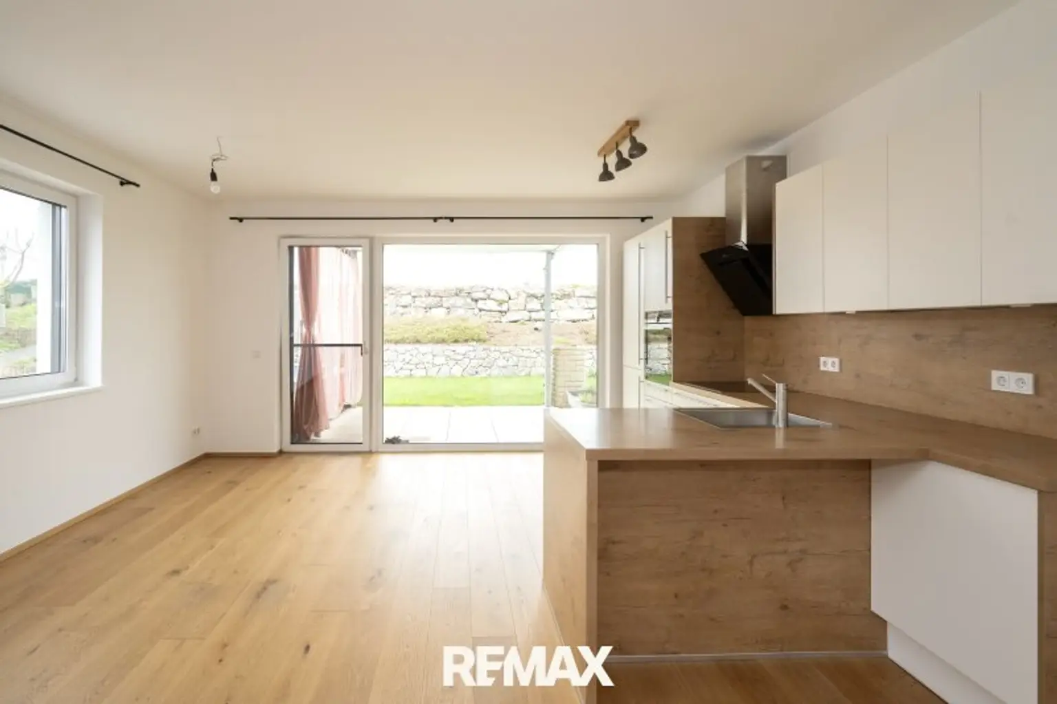 offener Wohn-Küchen- und Essbereich