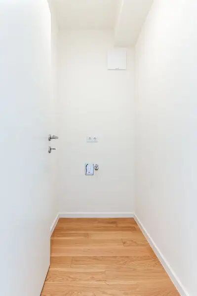 Ab Oktober! Erstbezug! Klimatisierte 2-Zimmer-Balkonwohnung inkl. Stellplatz zu vermieten!