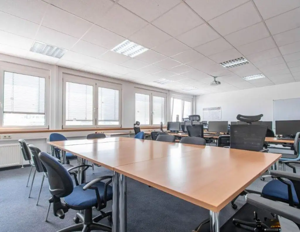 GTZ - einladendes Büro mit Teppichboden