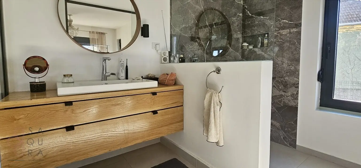 1dabebbb-f8d4-45a2-b375-10604f0344b7