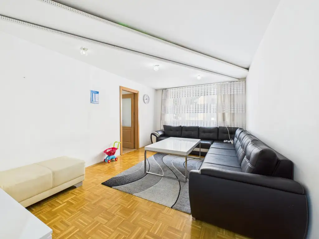 Großzügige 4-Zimmer-Familienwohnung mit Loggia in begehrter Stadtlage von Wels