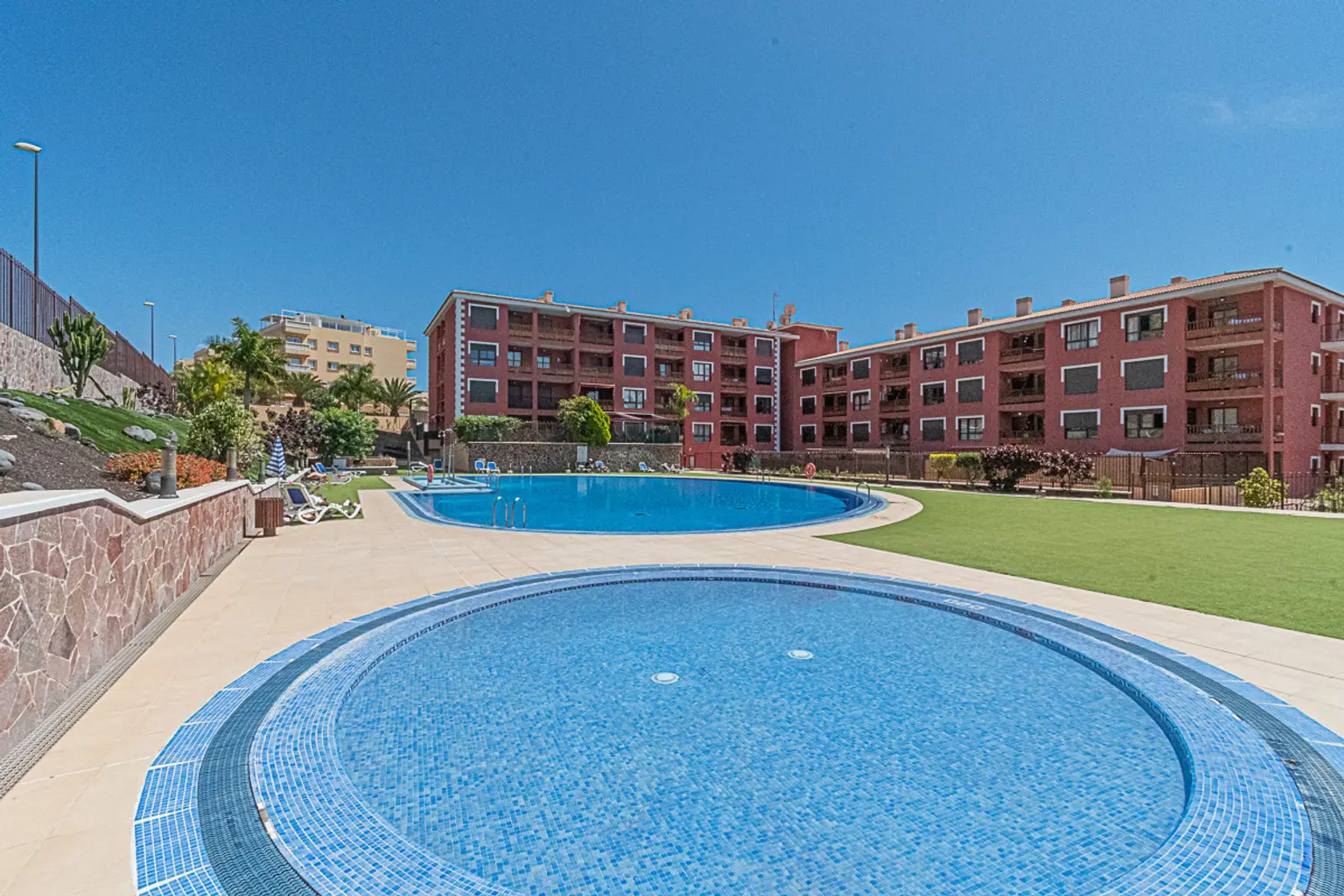 El-Mocan-Community-Pool-El-Palm-Mar-Tenerife-2