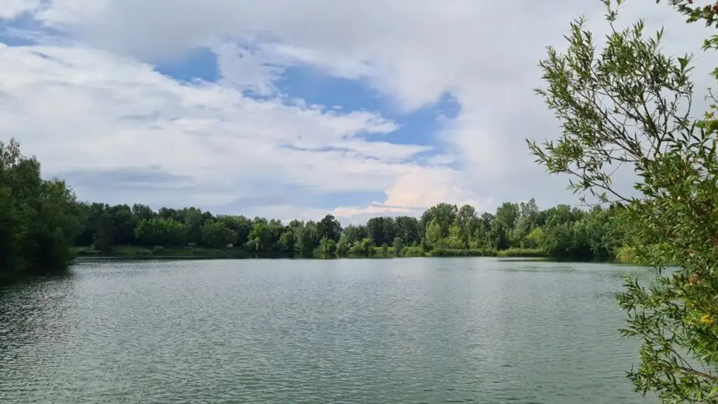 Besichtigungsmöglichkeit am Sonntag 3. August - Liebhaberobjekt: Freizeitgrundstück mit Wochenendhaus am Brandstätter See