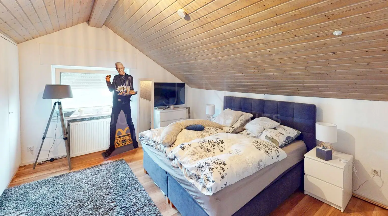 Schlafzimmer DG