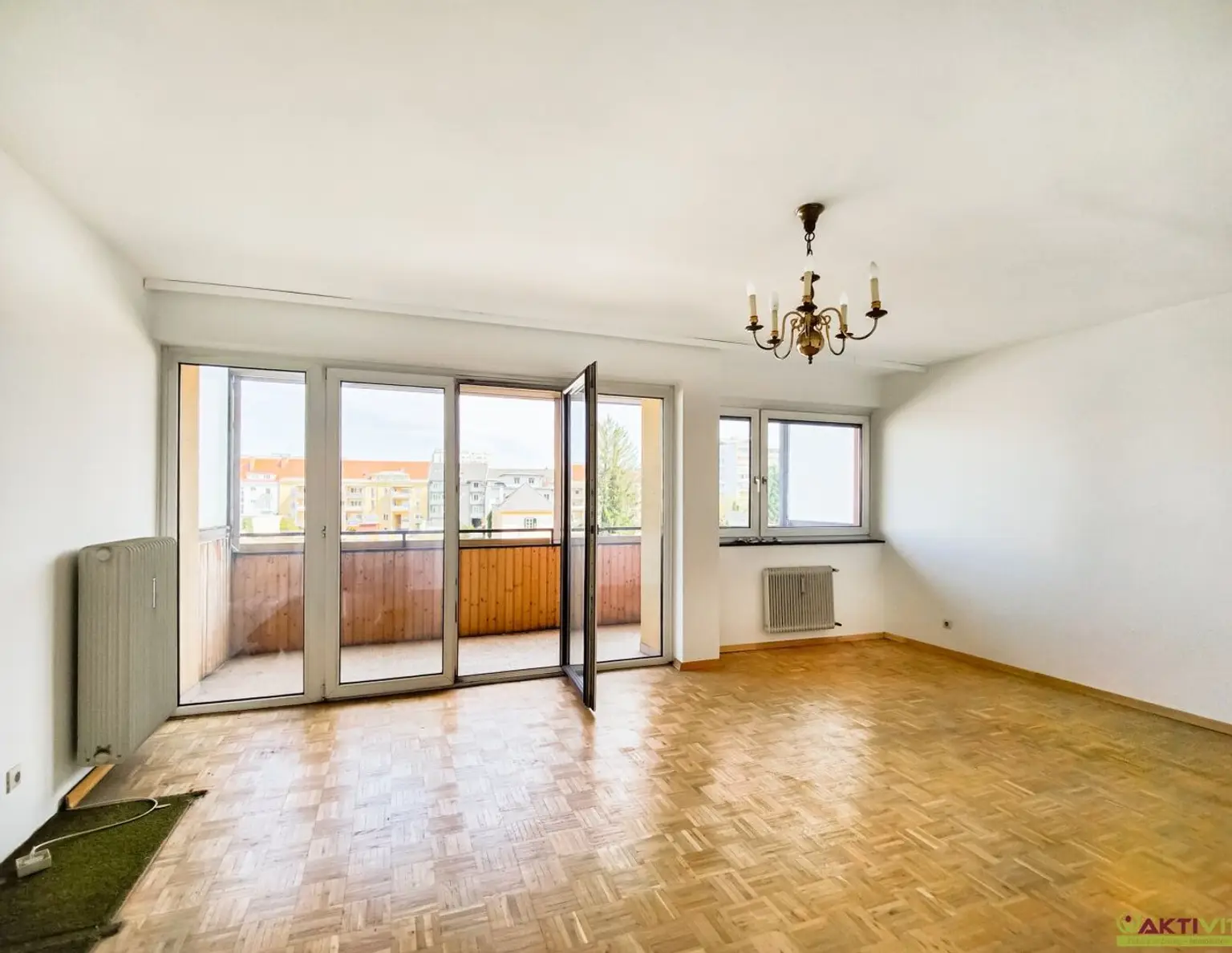 Großzügige Wohnung mit Ausblick, Gartennutzung und Lift. - Ideales Investmentobjekt.
