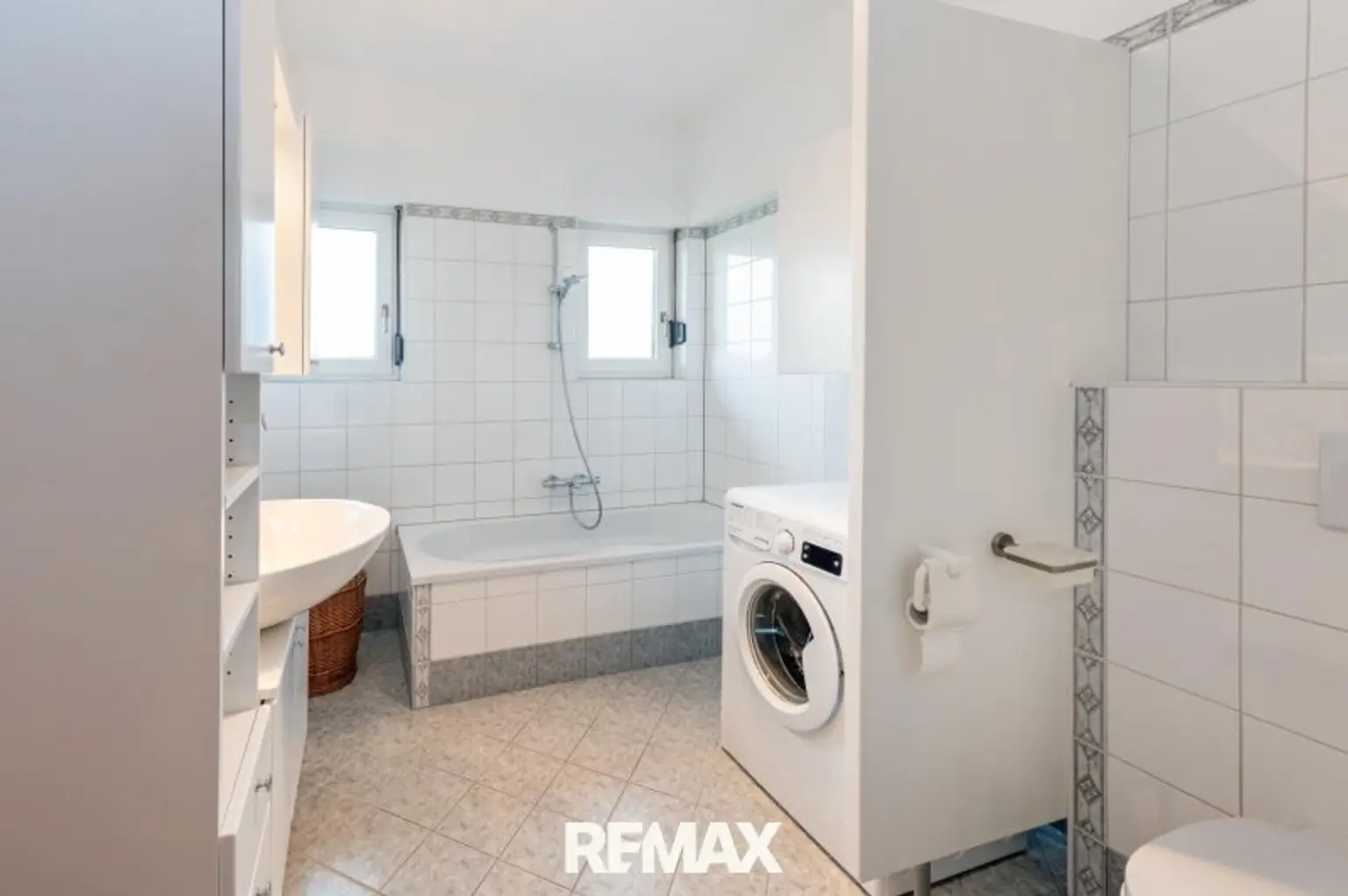 Badezimmer mit Wanne OG