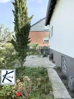 Terrasse hinter dem Haus