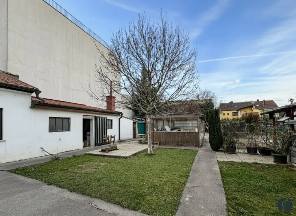 Charmanter Altbau mit Potential und großem Garten