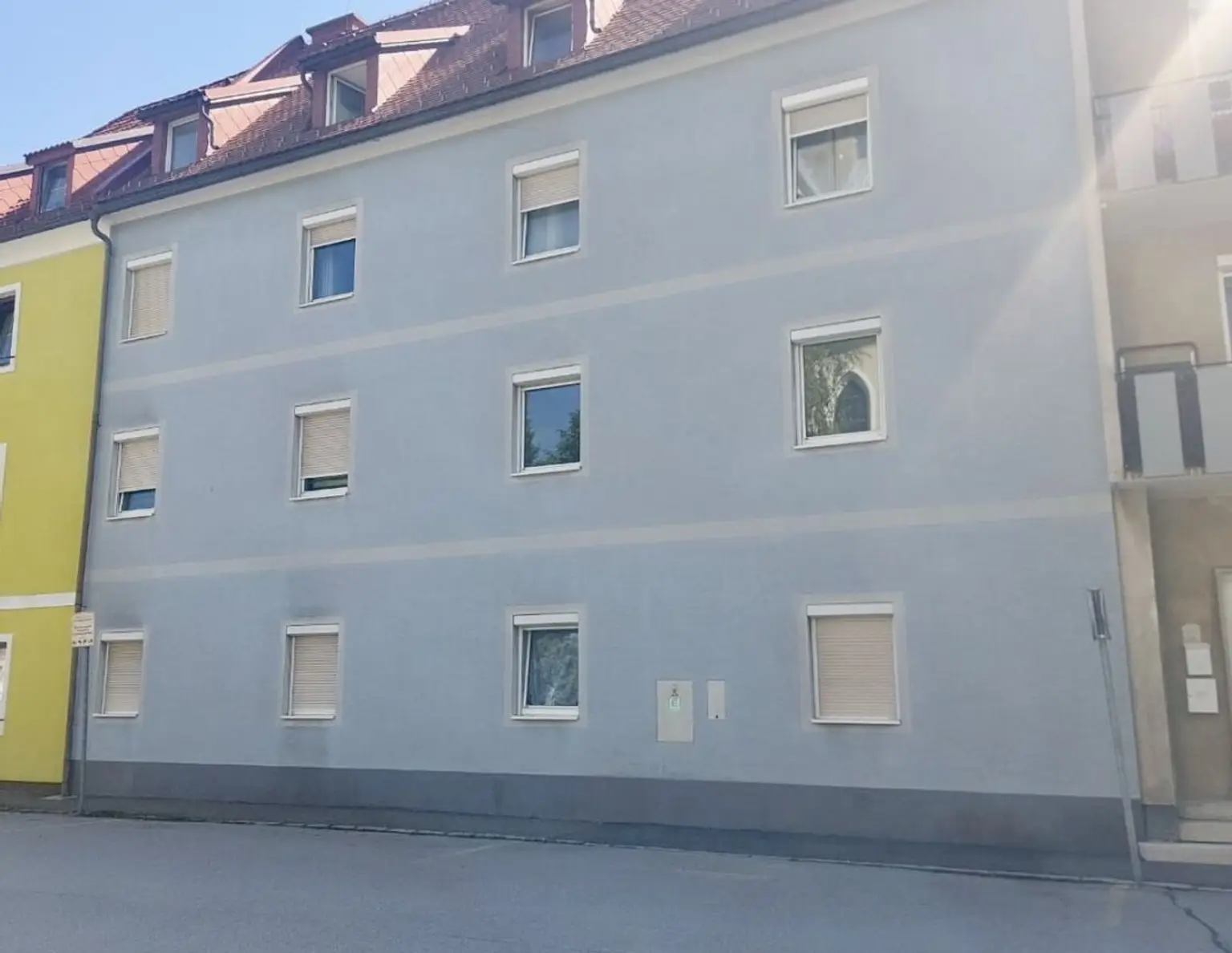 Investition für Anleger: Zinshaus mit 8 Wohnungen und 2 Garagen in Zeltweg, Steiermark