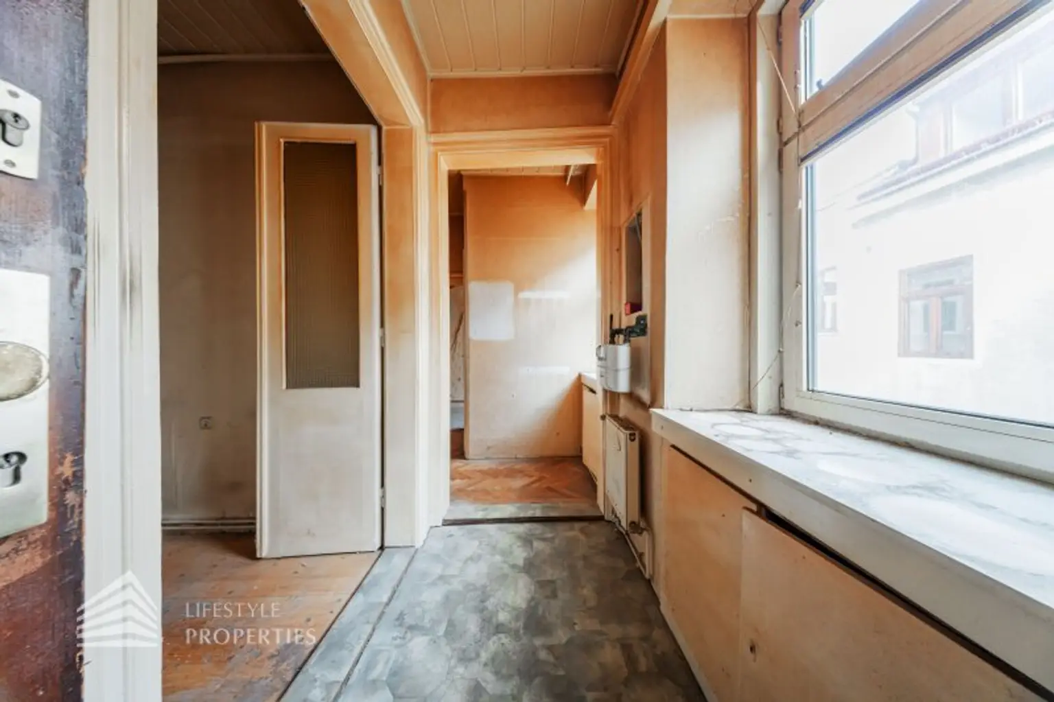 Helle 2-Zimmer Wohnung, Nähe Meiselmarkt