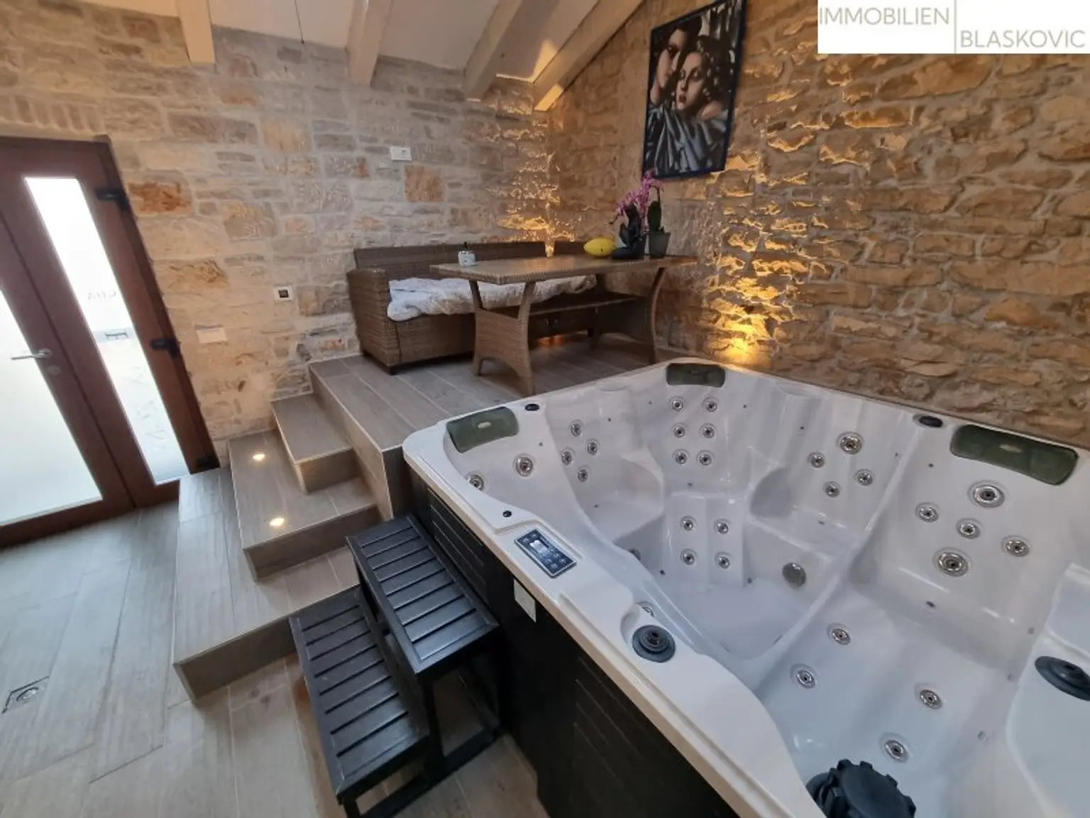 Porec Umgebung - Attraktives Steinhaus mit 2 Appartements und Pool/Wellness