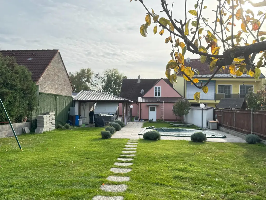 OPEN HOUSE! Charmantes Einfamilienhaus mit Pool