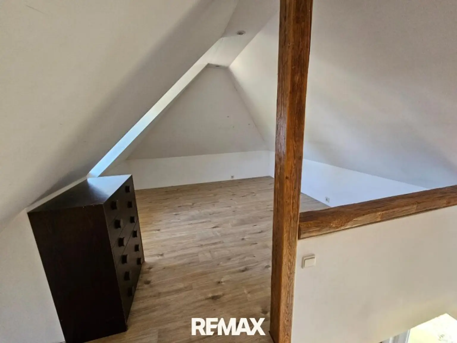 Zimmer im Dachboden (5)