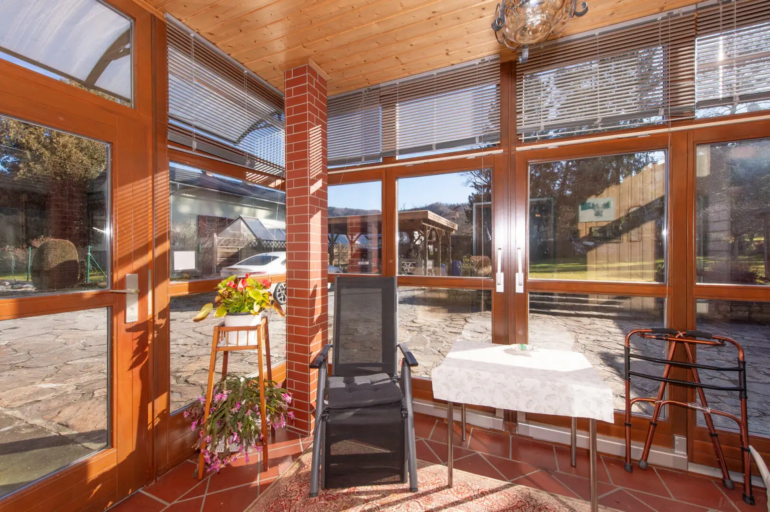 Großzügiges Einfamilienhaus mit viel Platz, hohem Potenzial und hoher Bebauungsdichte – Ideal für Familien oder Investoren