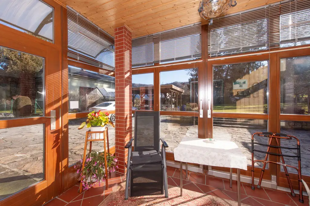 Großzügiges Einfamilienhaus mit viel Platz, hohem Potenzial und hoher Bebauungsdichte – Ideal für Familien oder Investoren