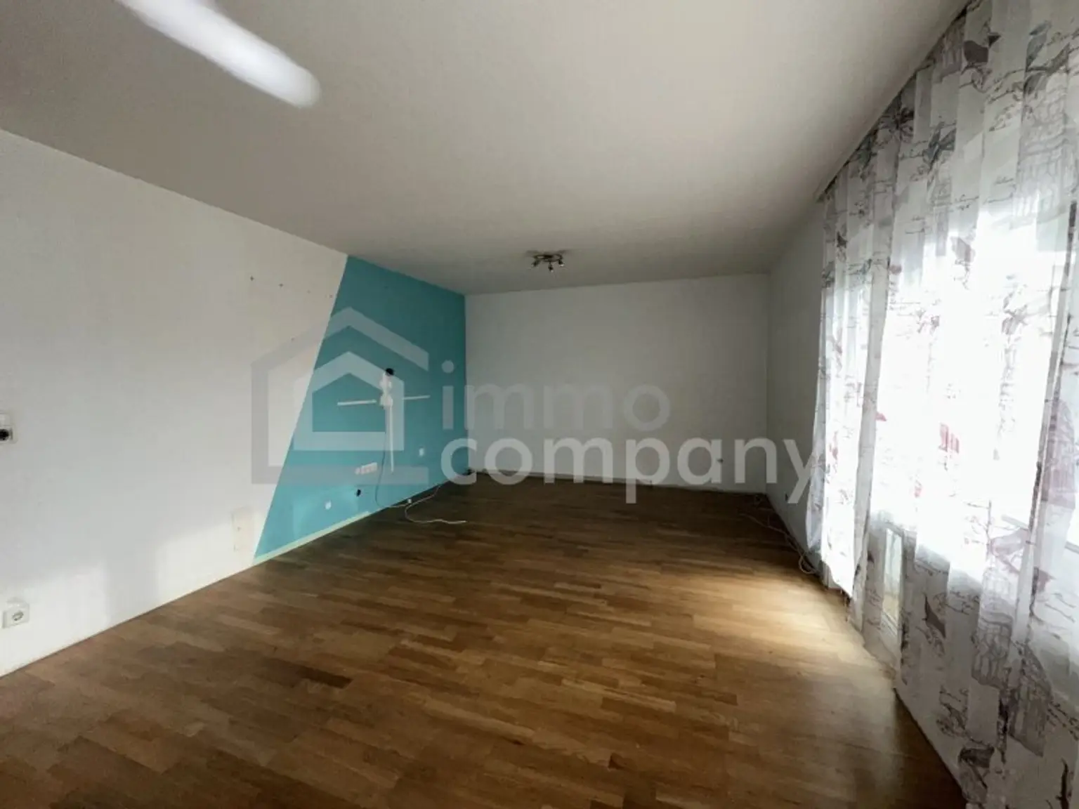 Wohnzimmer mit Zugang Loggia