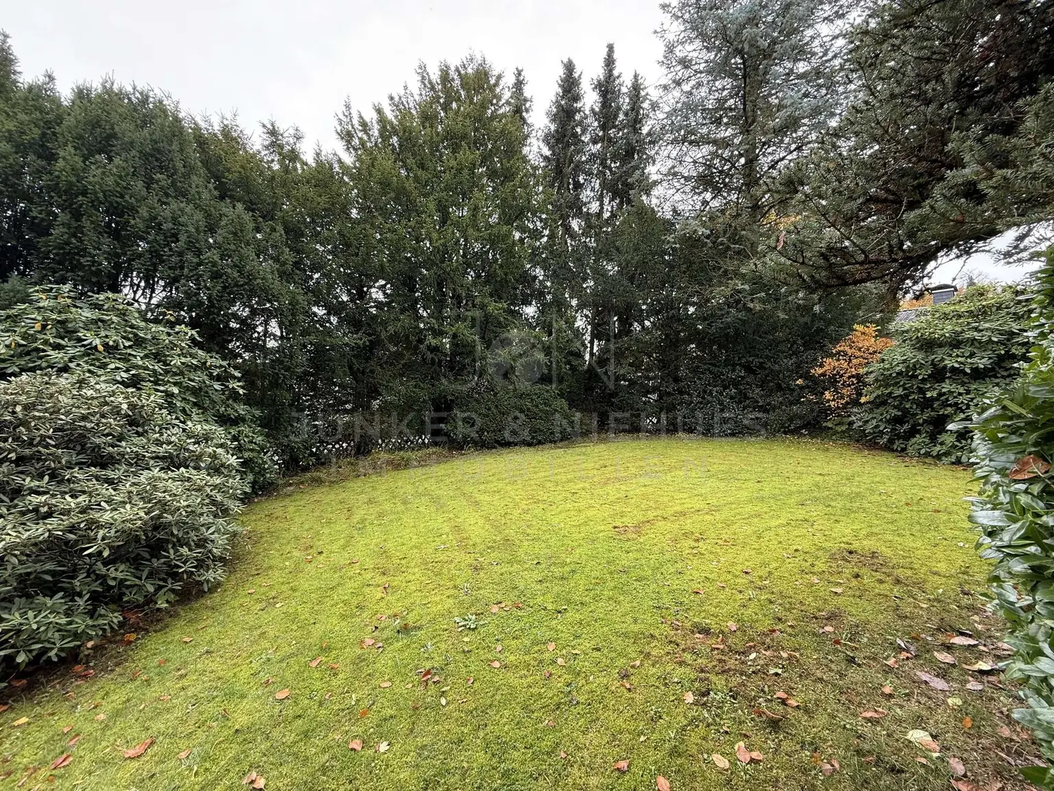 Weitläufiges Grundstück