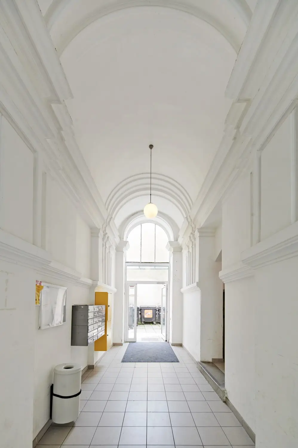 Super geschnittene 2-Zimmer-Wohnung im Dachgeschoss!