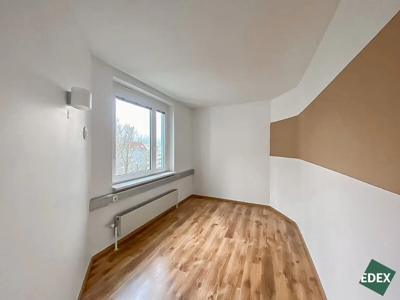 Großflächige Ordination mit guter Anbindung