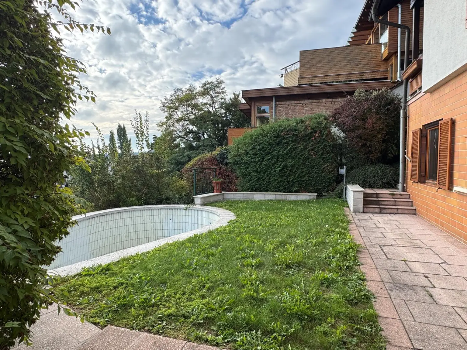 Ihr Einfamilienhaus mit Panorama-Ausblick und Pool in Mödlinger Bestlage!