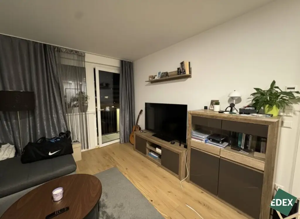 2-Zimmer-Wohnung mit Balkon direkt bei der U3 - perfekt für Singles oder Paare