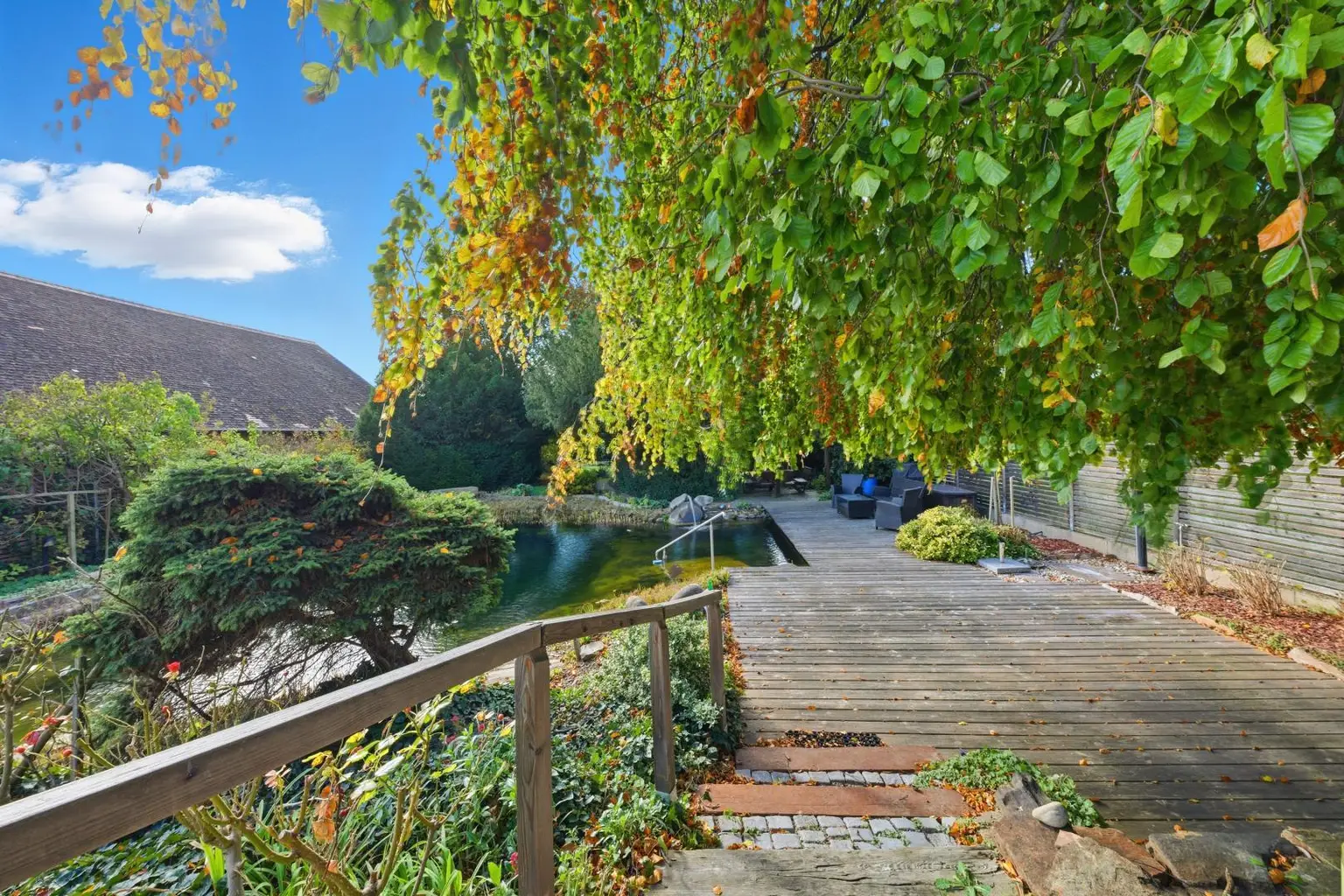 Ihr persönliches Wohnparadies: Ein Refugium für Naturliebhaber – Wohnen am eigenen Schwimmteich!